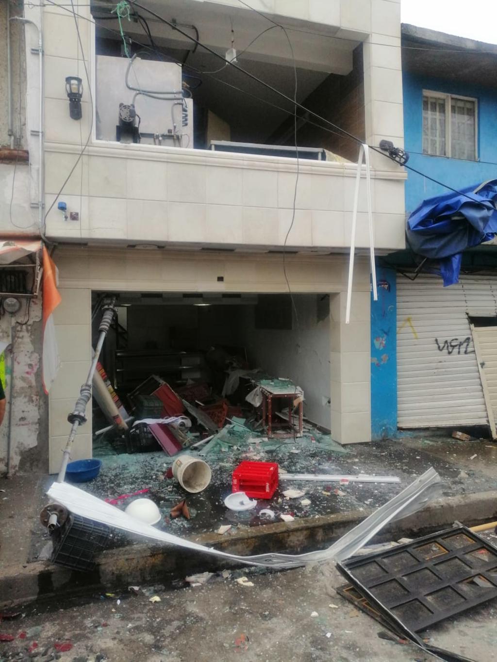 Explosión en pastelería de Atizapán deja 3 lesionados