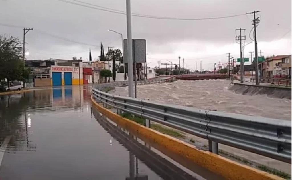 Intensas lluvias causan estragos en Monterrey