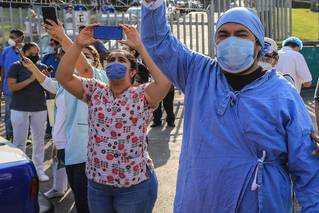 Reclaman federaciones de médicos desabasto de insumos en México