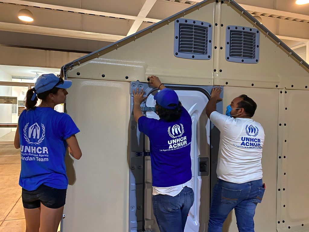 Preparan 48 casas prefabricadas para refugiados en México