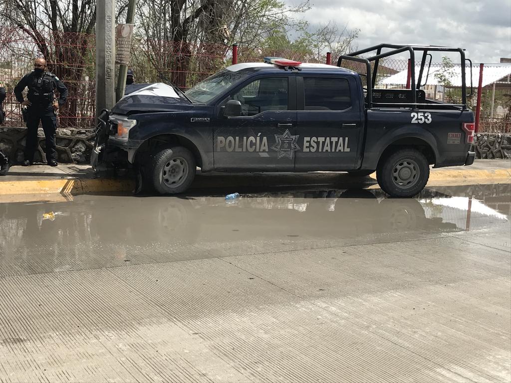 Choca patrulla de la Policía Estatal en Gómez Palacio; hay dos agentes lesionados