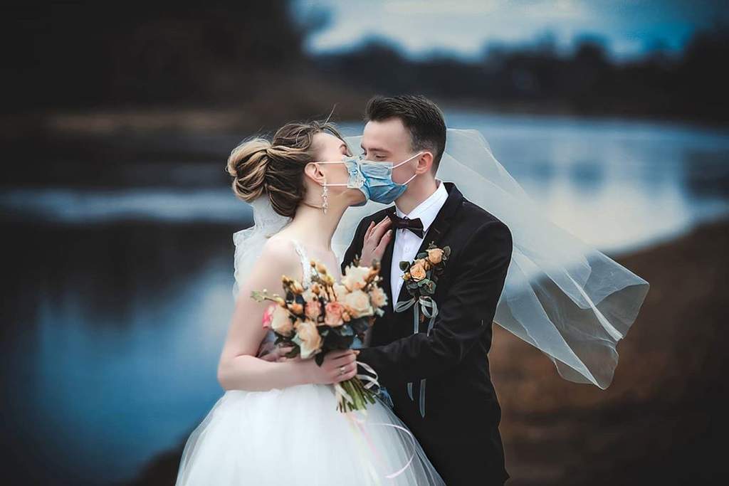 Adaptan bodas y fiestas de 15 años para 'convivir' con la pandemia