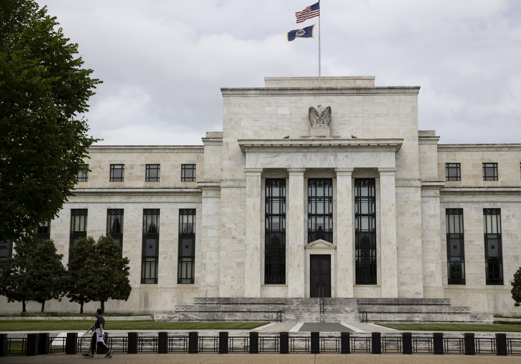 Amplía Fed tres meses más plan de crédito en EUA