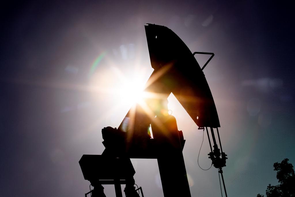 Petróleo de Texas sube 0.6%,por caída inesperada en inventarios de EUA