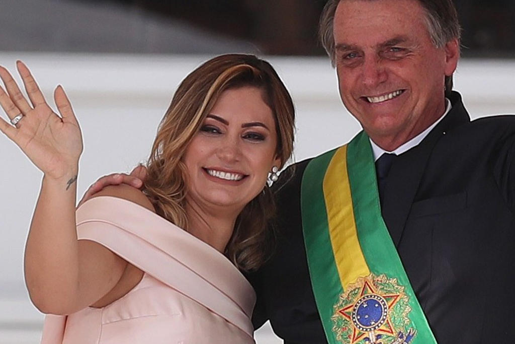 Esposa de Bolsonaro da positivo en prueba de COVID-19