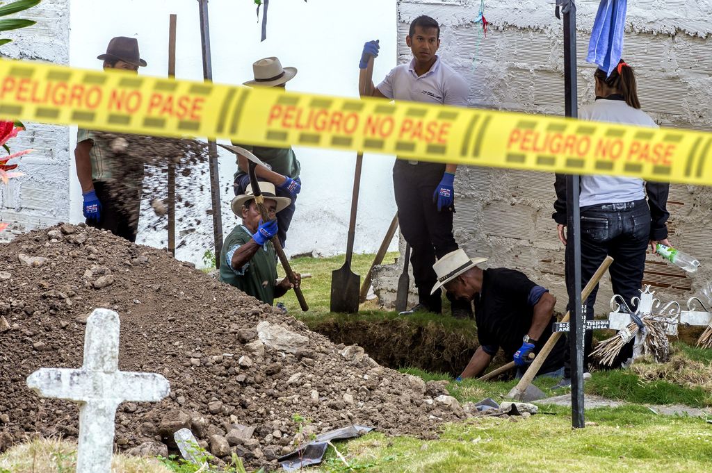 Ordenan mantener restos en cementerio colombiano