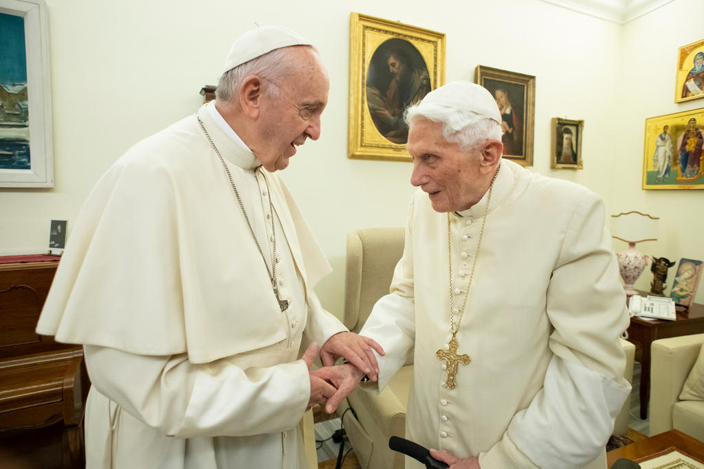 Salud de Benedicto XVI no es 'particularmente preocupante', señala Vaticano