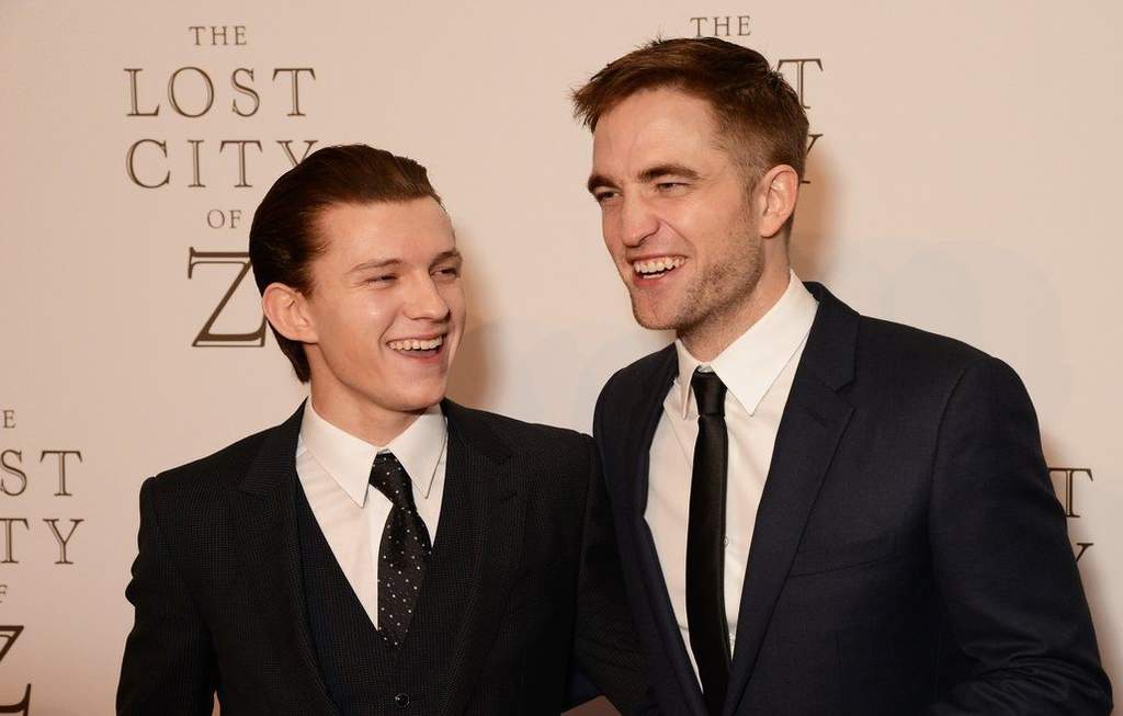 Revelan primeras imágenes de Tom Holland y Robert Pattinson en nueva cinta