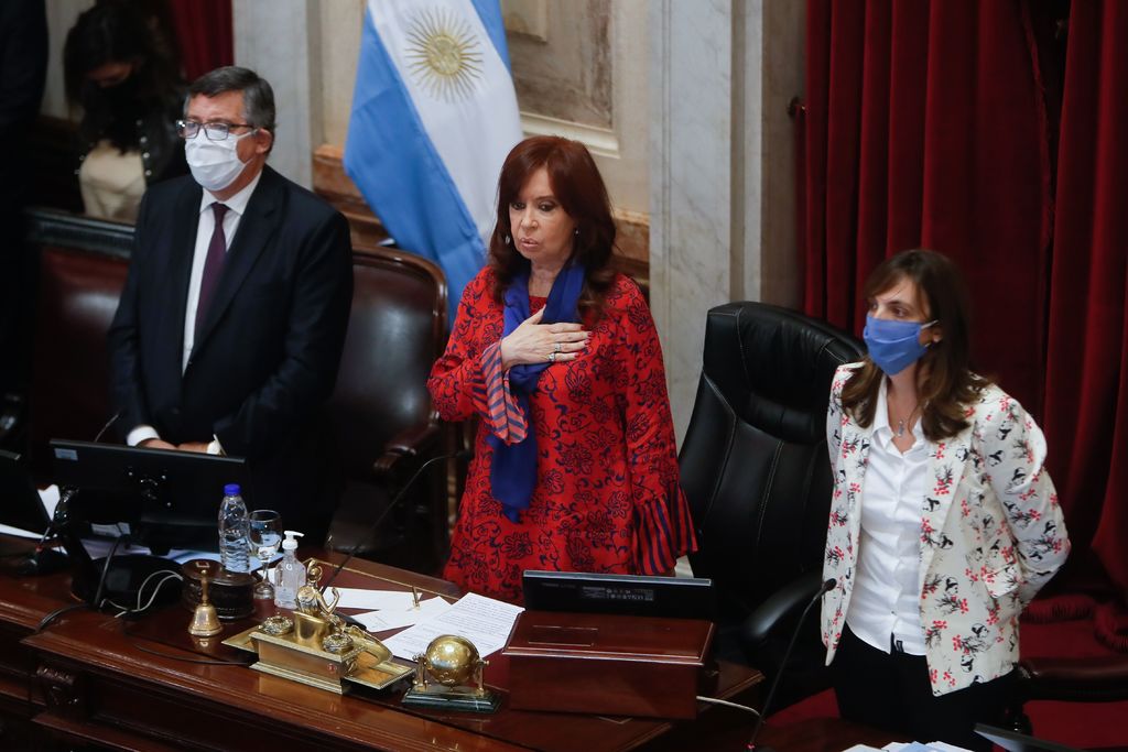 Se reanuda juicio oral contra Cristina Fernández en Argentina