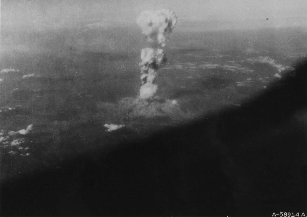 1945: Primer bombardeo atómico de la historia en Hiroshima