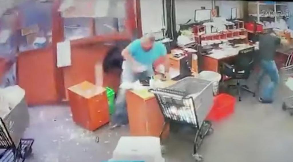 VIDEO: Oficina de una tienda es destruida durante explosión en Beirut