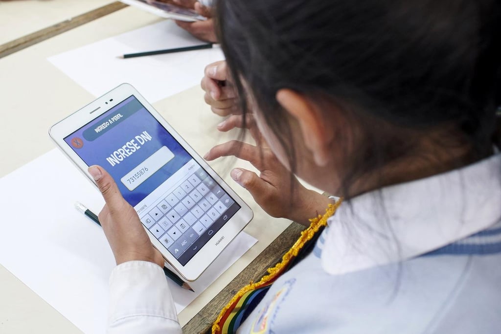 Demandan entregar tablets a alumnos de escasos recursos económicos