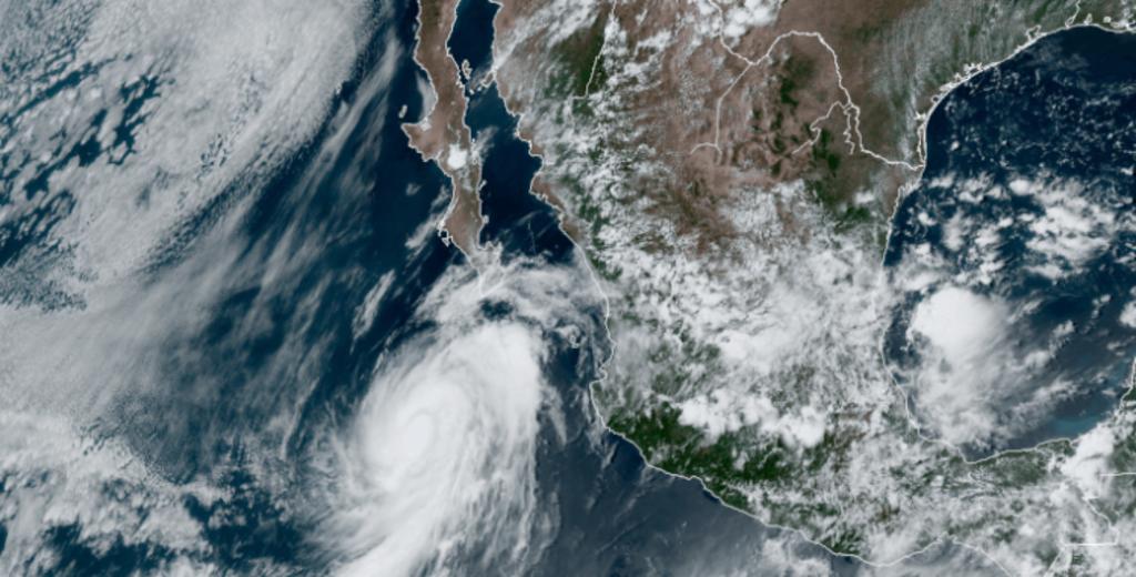 'Elida' se fortalece a huracán categoría 2 en el Pacífico mexicano