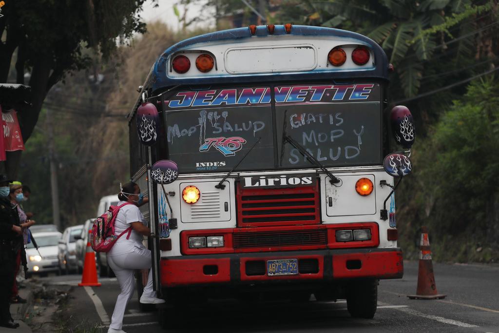 Transporte público de El Salvador se opone a volver a las labores