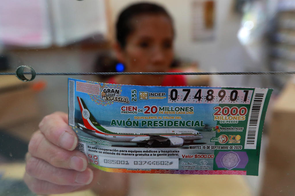 Lotería de México solo ha vendido un tercio de 'cachitos' para rifa del avión presidencial