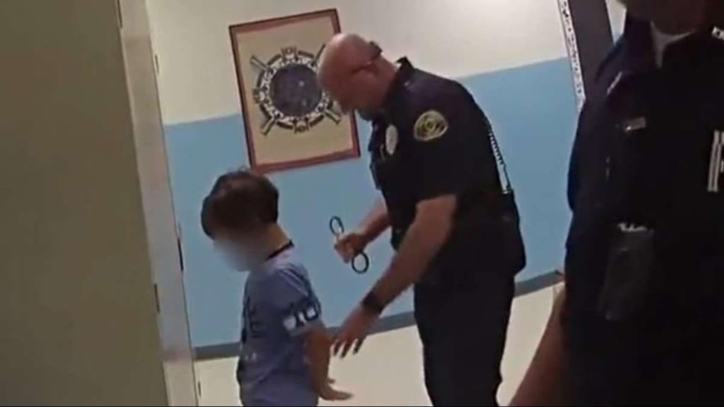 Demanda madre a ciudad de Florida por arresto de su hijo de 8 años