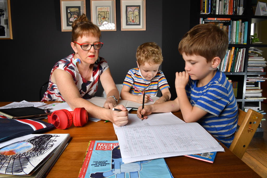Aumenta pandemia interés en enseñanza en casa en EUA