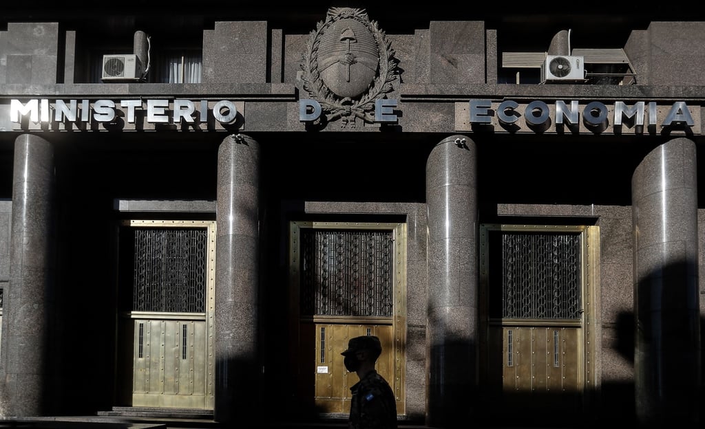 Argentina formaliza oferta de canje de deuda y la presentará ante el SEC