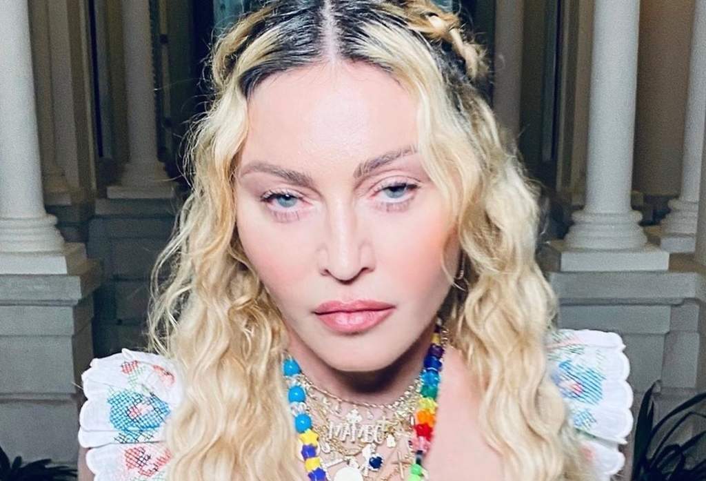 Ni tan reina; Madonna y sus resbalones