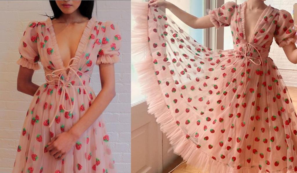 El vestido rosa de fresas que genera polémica en redes sociales