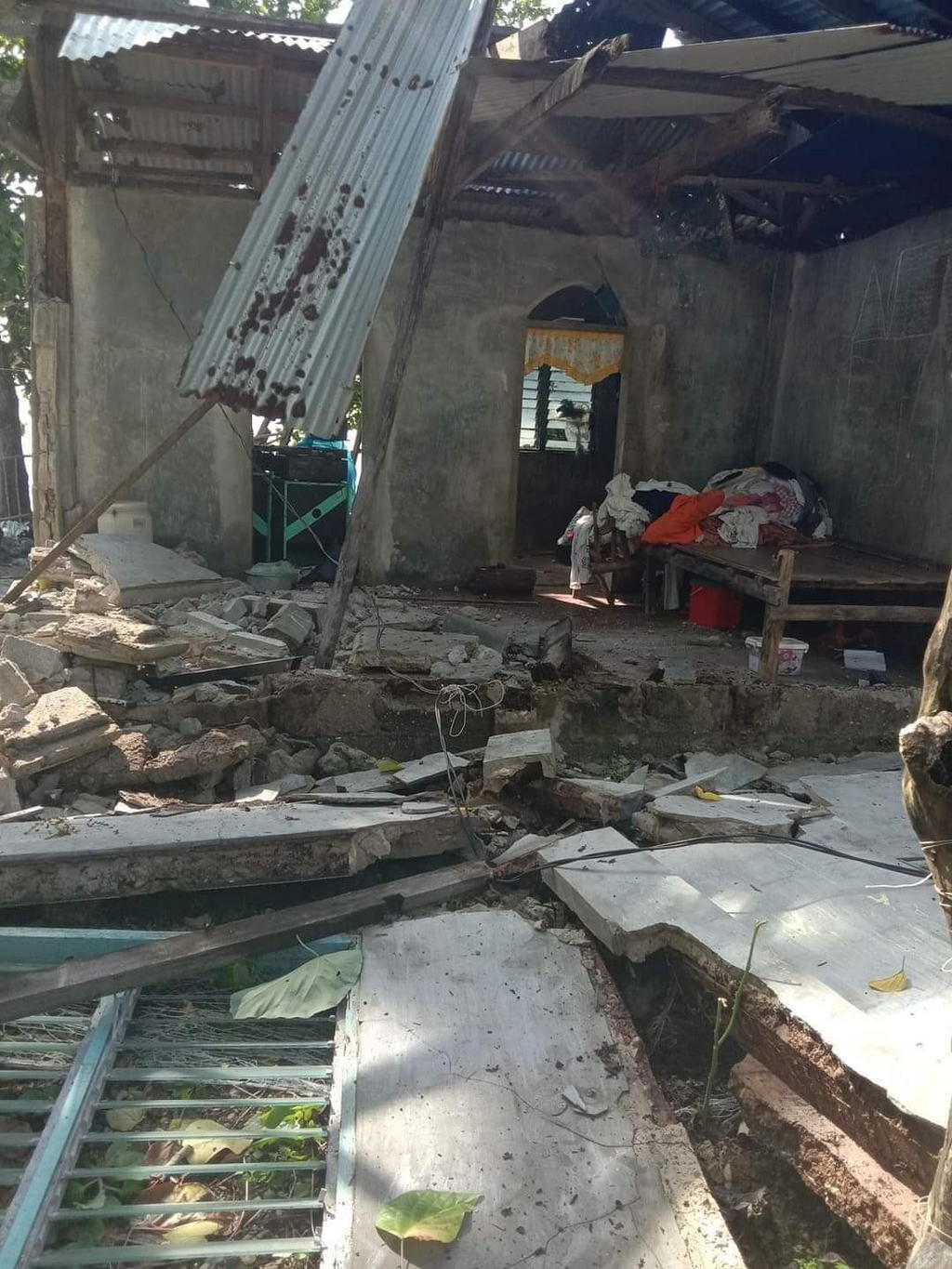 Fuerte sismo remece el centro de Filipinas; daña viviendas