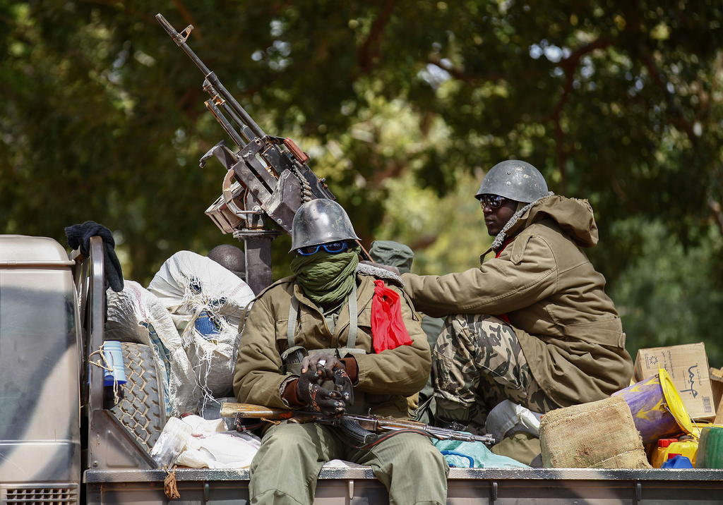 Aseguran golpistas en Mali tener en su poder al presidente y primer ministro