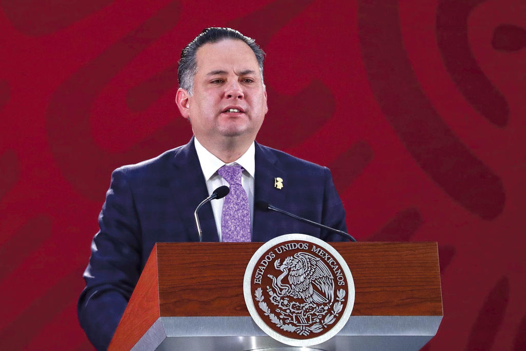 Santiago Nieto pide ir tras políticos ligados al crimen organizado