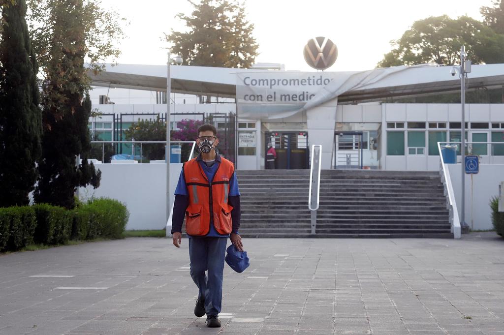 Trabajadores de Volkswagen logran aumento salarial del 5.4%