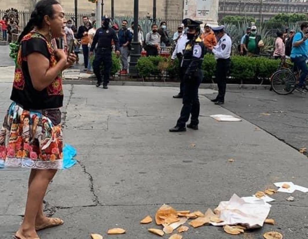 'Lady Tacos de Canasta' denuncia a policías que le tiraron su mercancía