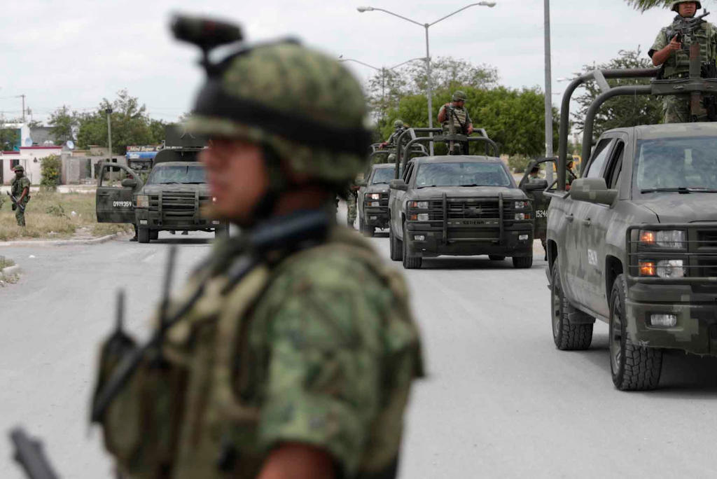 Mueren ocho presuntos sicarios en choque con militares en Nuevo Laredo