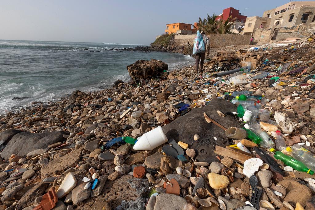 Cantidad de plástico en el Atlántico es unas 10 veces mayor de lo estimado