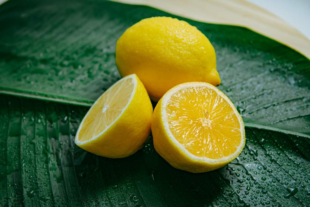 ¿Qué pasa si como limón en las mañanas?
