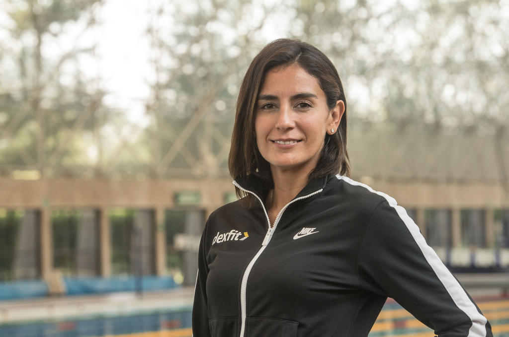 Paola Espinosa imparte educación física en Aprende en Casa 2
