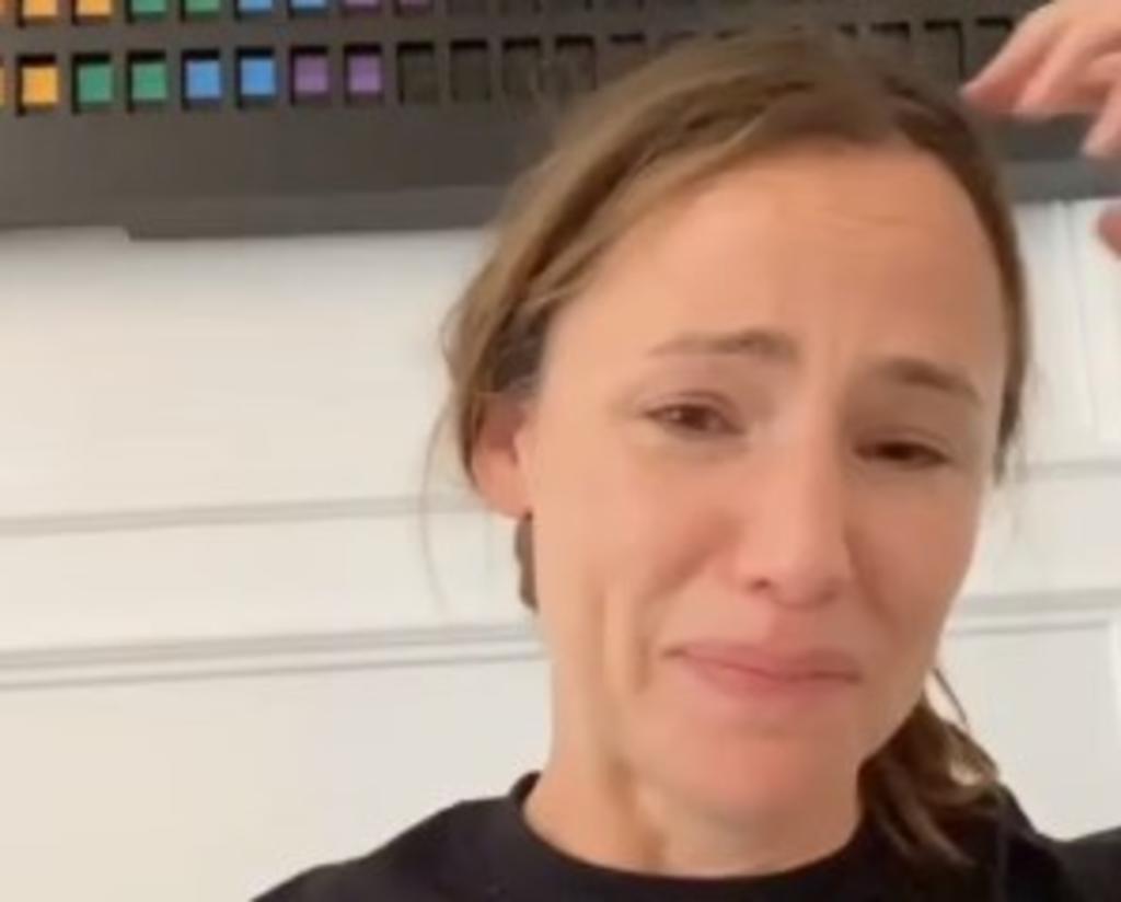 Jennifer Garner llora desconsolada al terminar de ver 'The Office'