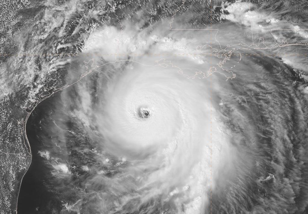 Esperan que huracán 'Laura' se fortalezca antes de tocar tierra en EUA