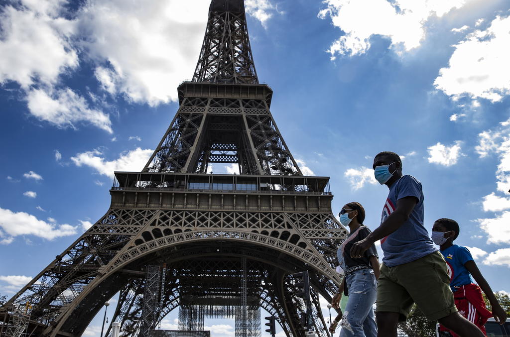 Ordenan uso obligatorio de tapabocas en París; 20% de Francia es 'zona roja'