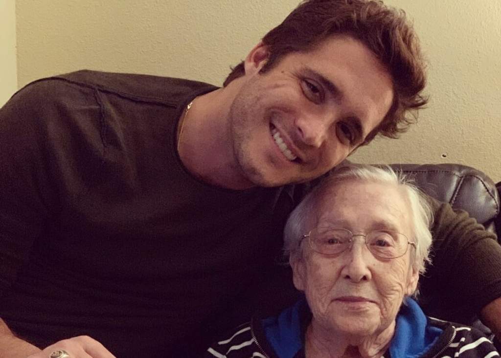 Diego Boneta despide a su abuelita tras su fallecimiento