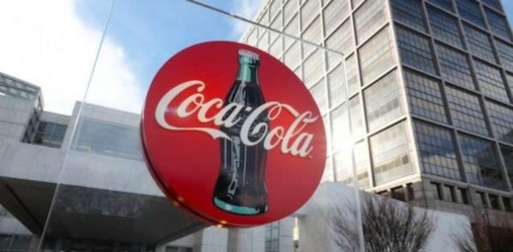 Coca-Cola se reestructura y ofrece retiro a 4,000 empleados
