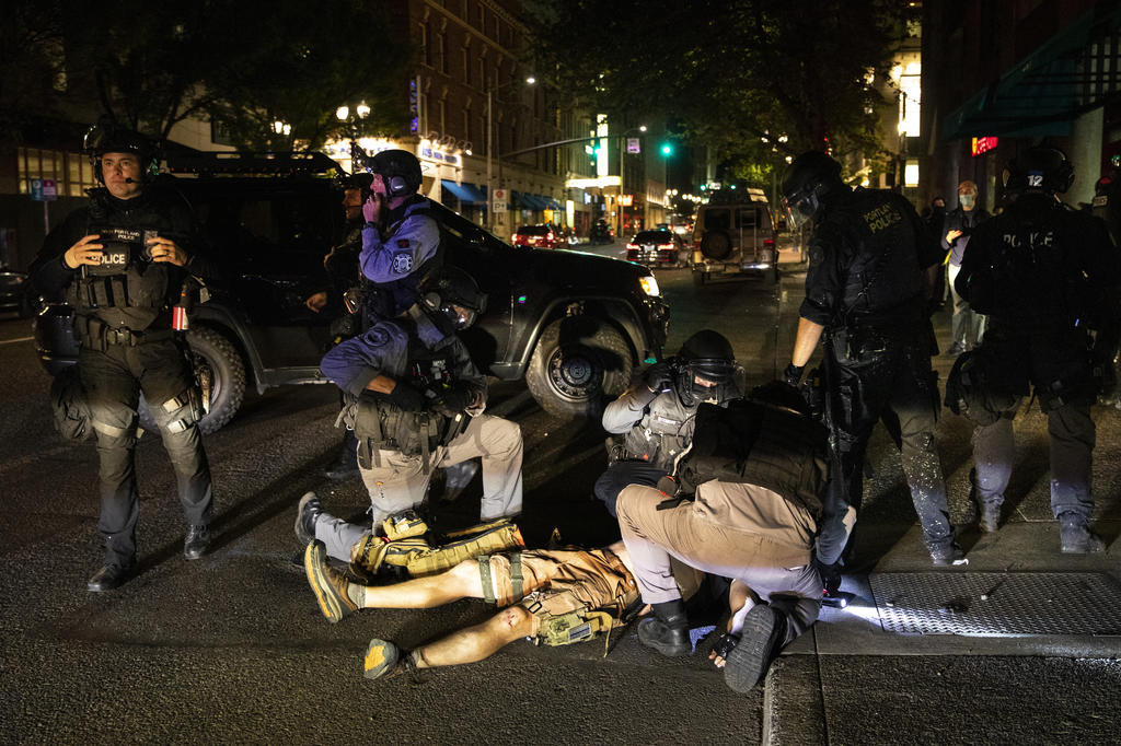 Enfrentamientos entre manifestantes dejan un muerto en Portland