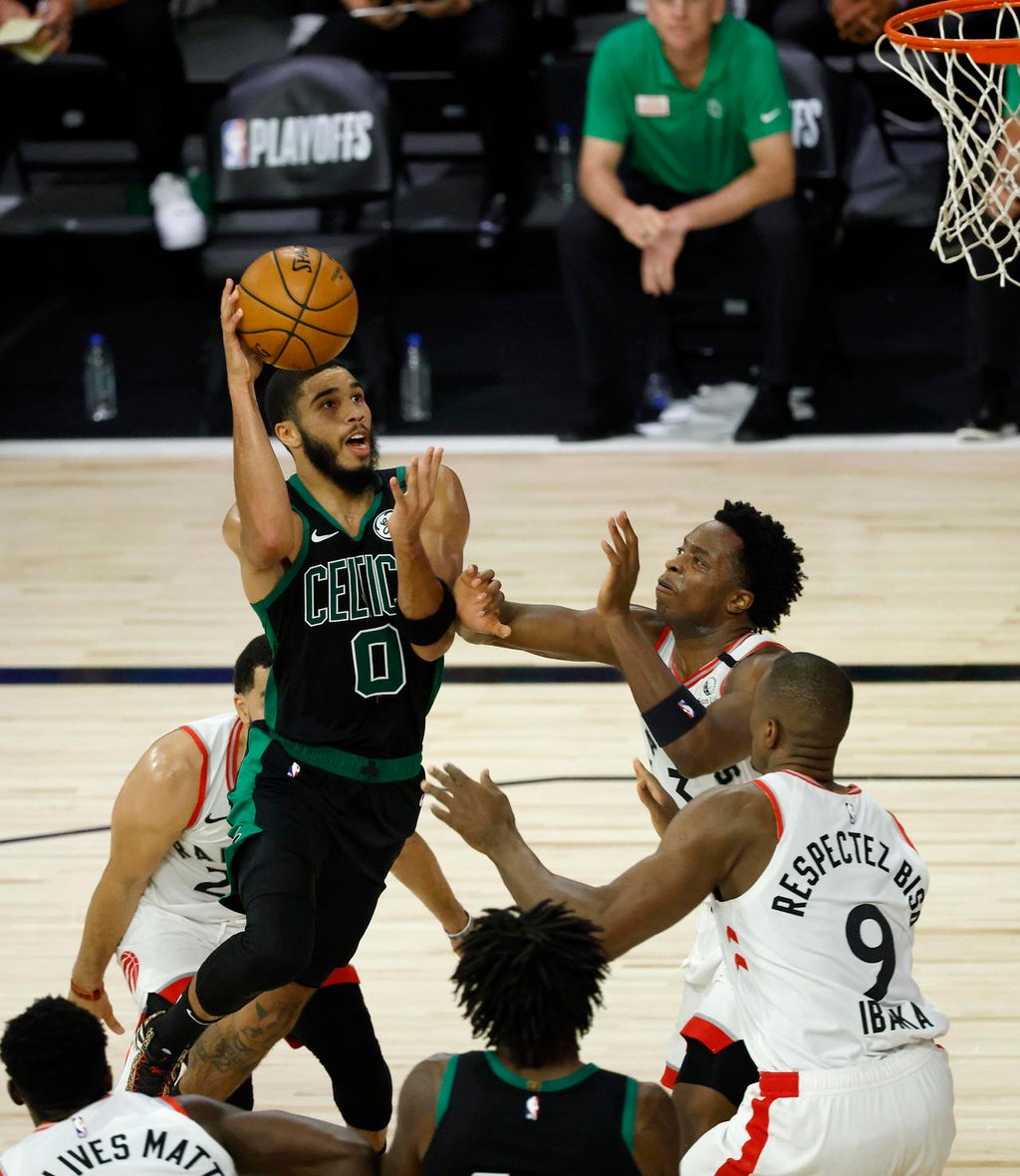 Celtics toman ventaja