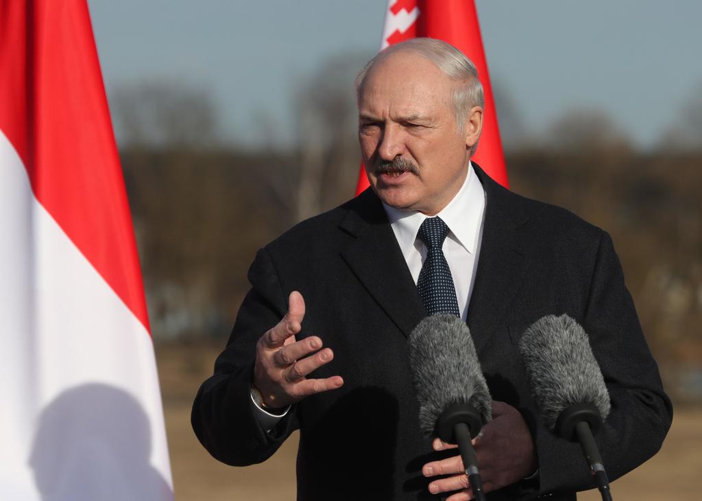 Lukashenko propone una Constitución renovada tras tres semanas de protestas