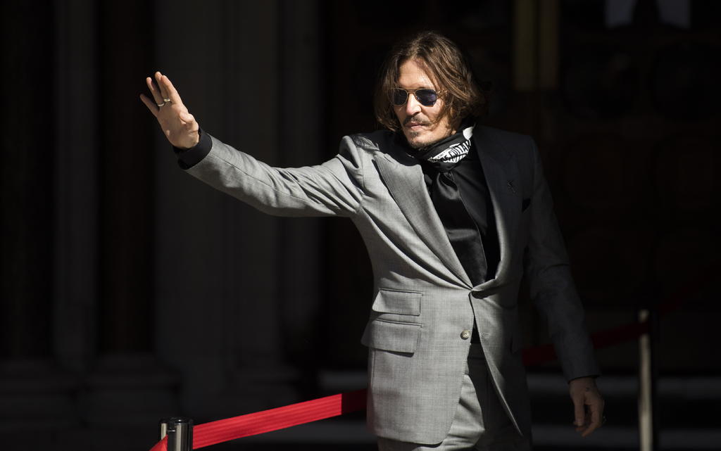 Johnny Depp solicita posponer juicio contra Amber Heard para rodar filme