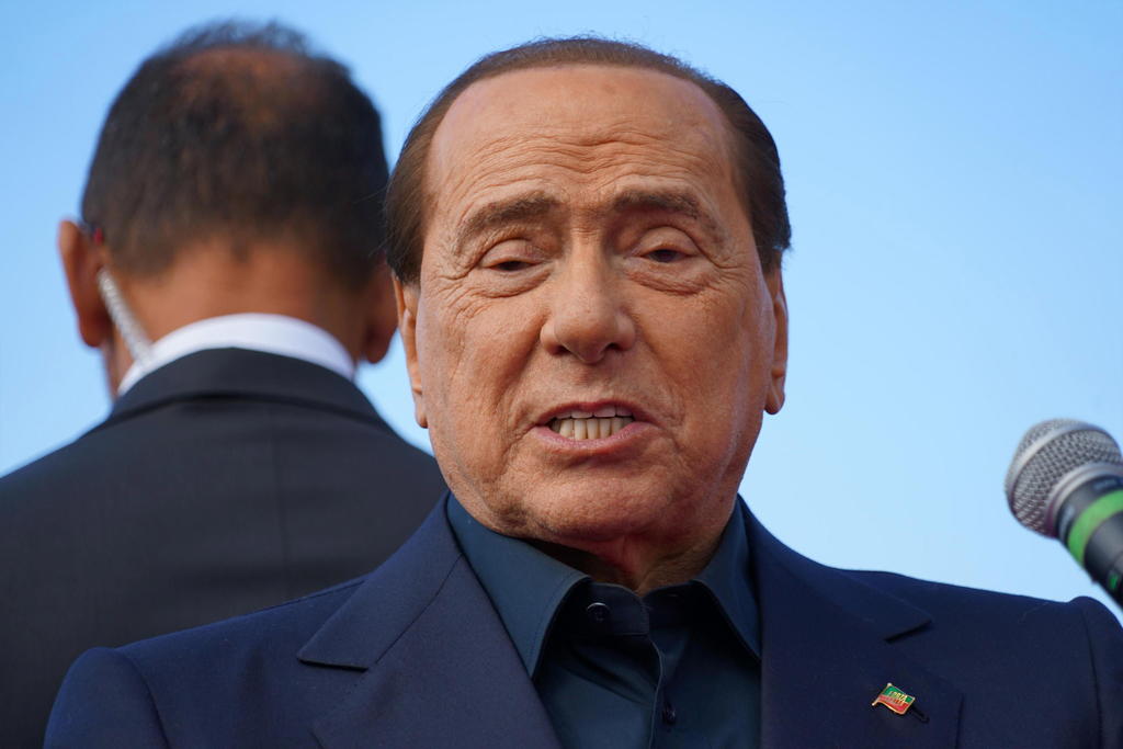 Tras visitar Cerdeña, Silvio Berlusconi da positivo a COVID-19