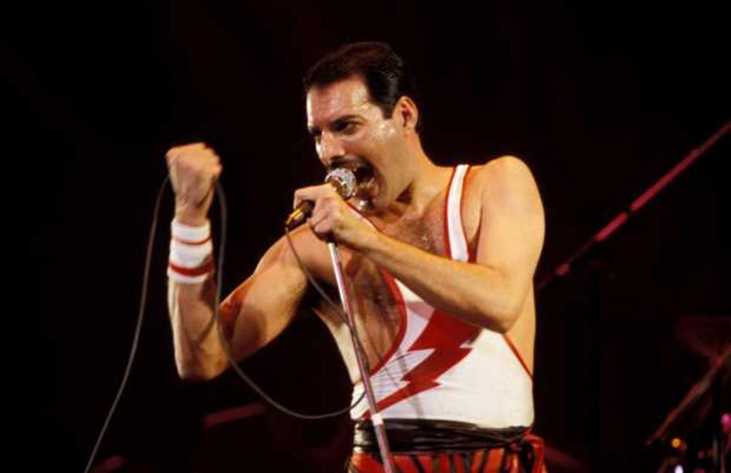 1946: Ve la primera luz Freddie Mercury, vocalista principal de Queen