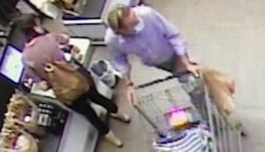 Hombre intenta secuestrar a un bebé mientras su madre compraba en un supermercado