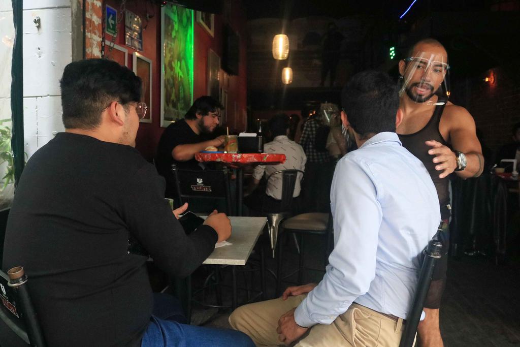 Anuncia Sheinbaum acciones contra bares que operan sin permiso en CDMX