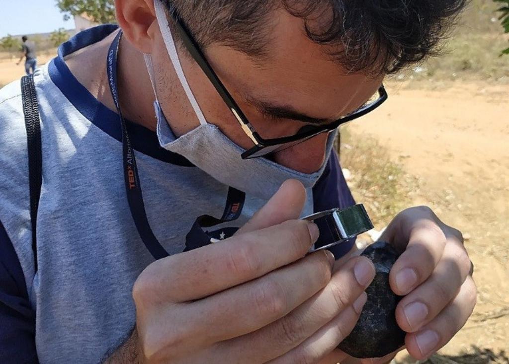 Cazadores de meteoritos irrumpen en un recóndito pueblo de Brasil