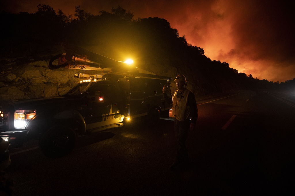 Vientos en California podrían empeorar incendios