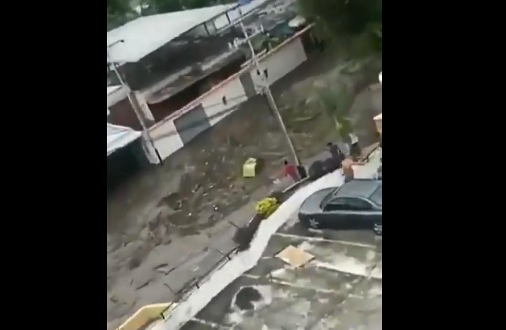 Alud arrasa con un centenar de casas en Venezuela sin causar muertos