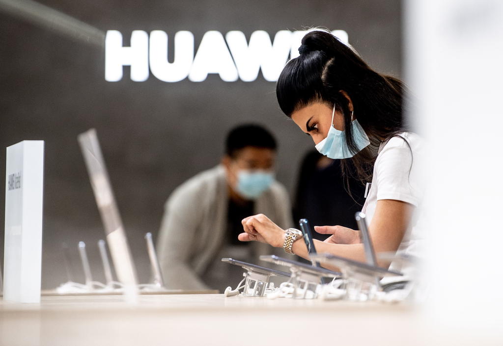 Podría Huawei enfrentar carencia de chips y pantallas